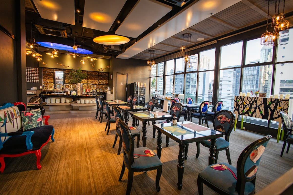 Clover Sky Bar & Restaurant