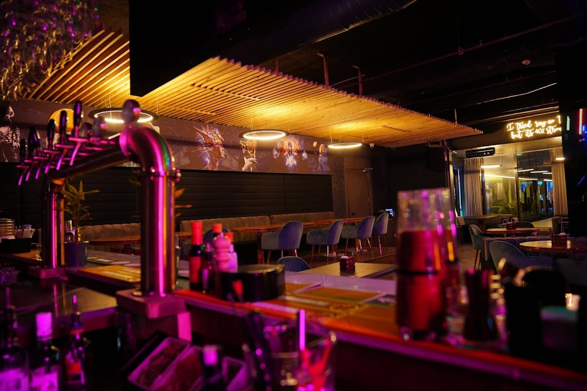 Lounge ‘The Sky Deck Bar’