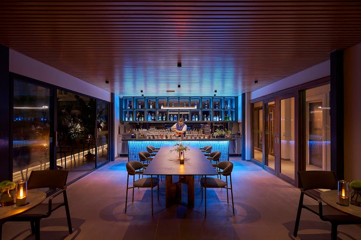 Aqua Sky Bar