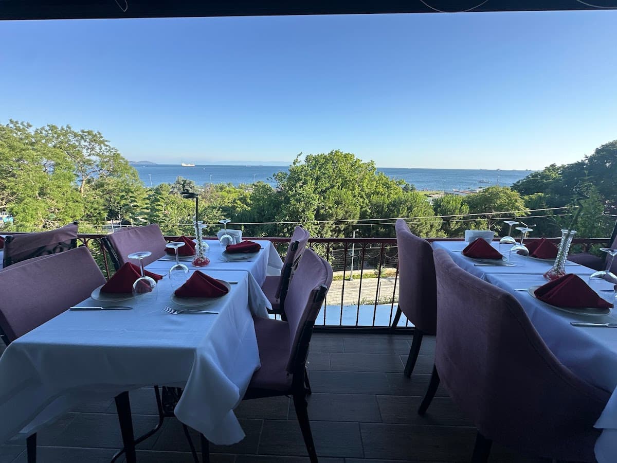 Marbella Terrace cafe & Bar & Restaurant