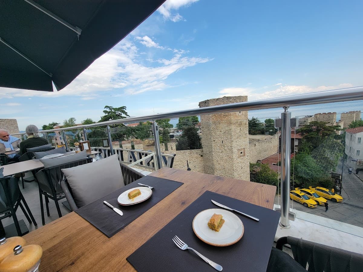 Vista Roof Lounge