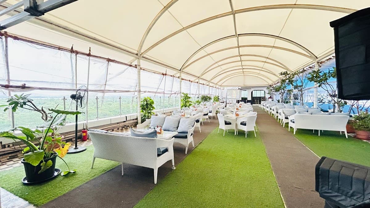 The Atrangii House Sky Lounge