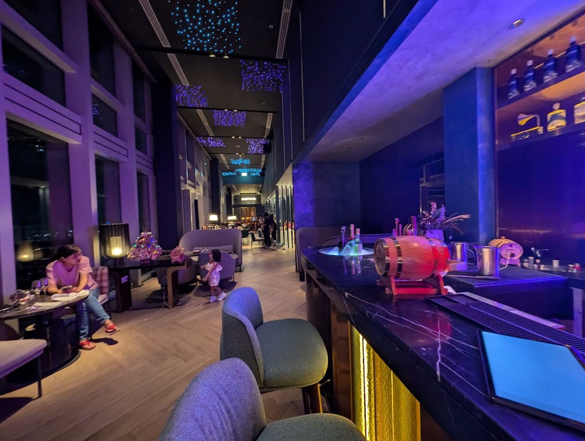 The Winds Rooftop Bar & Lounge