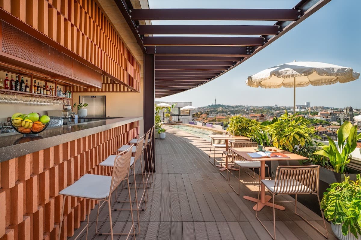 Rooftop Bar & The Social Hub Porto